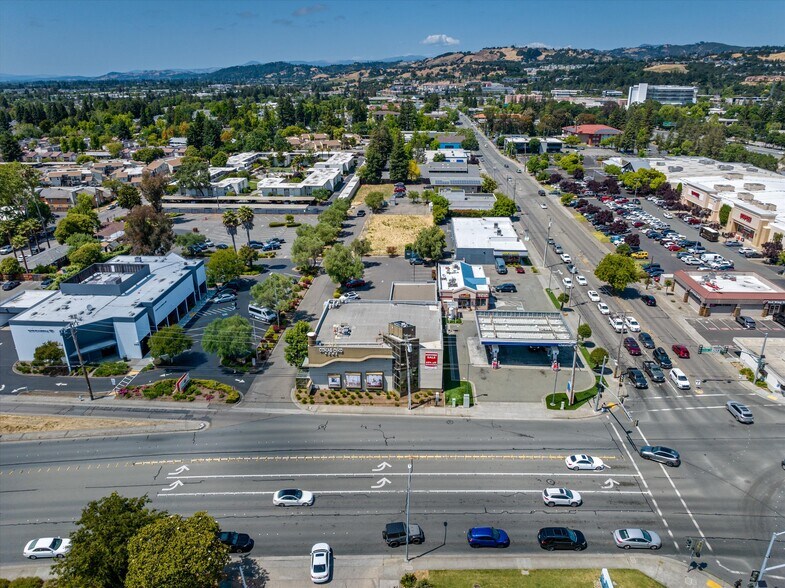 More Photos Of 1125 W Steele Ln, Santa Rosa Freestanding For Sale