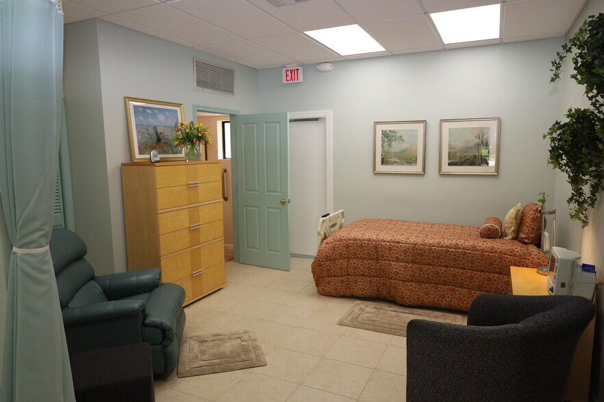 More Photos Of 4799 N Federal Hwy, Boca Raton Medical For Lease