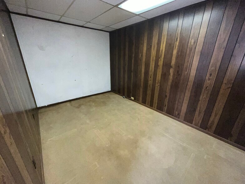 More Photos Of 3 Baker St, Norwalk Warehouse For Sale