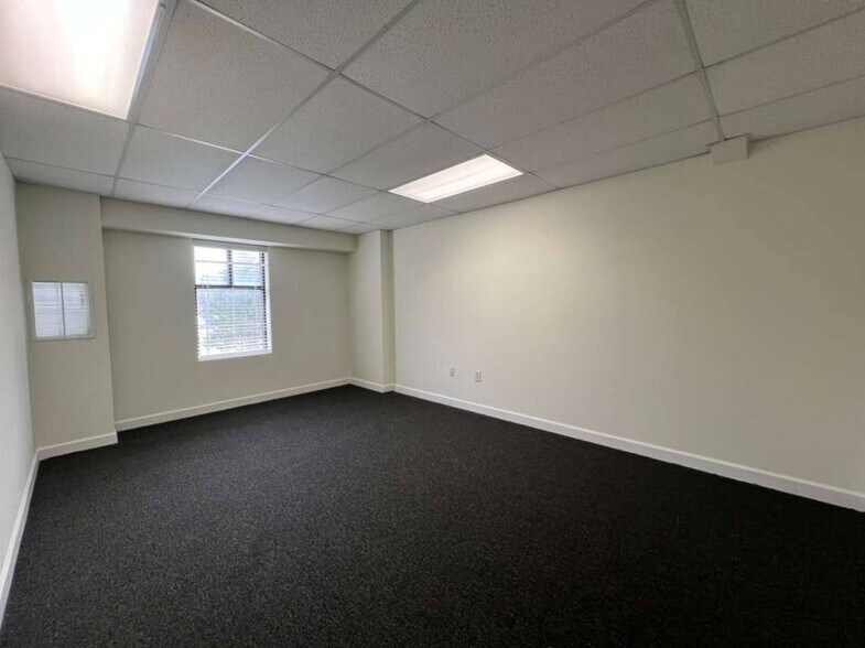 More Photos Of 1000 Van Buren Ave, Indian Trail Flex For Lease