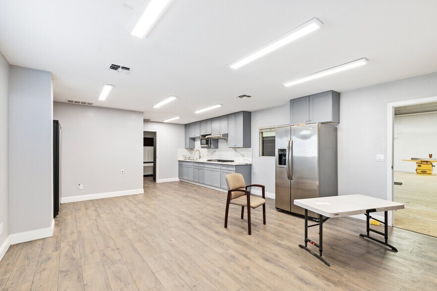 More Photos Of 2428 West Ave, Fresno Industrial For Sale