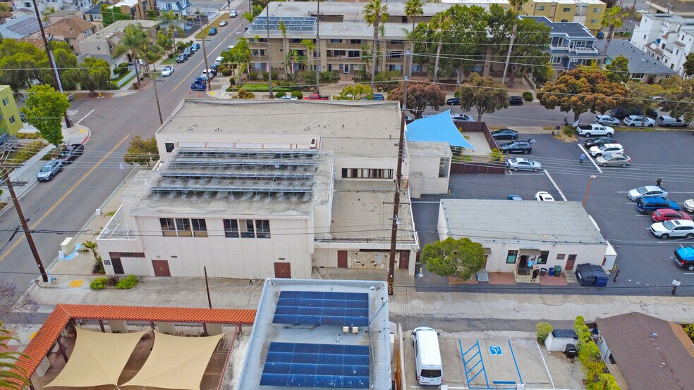 More Photos Of 1675 Garnet Ave, San Diego Schools For Lease