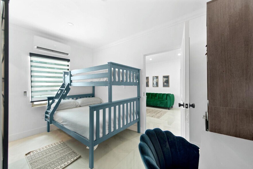 More Photos Of 91865 Overseas Hwy, Tavernier Storefront Retail Residential For Sale