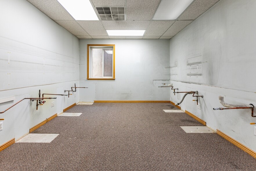 More Photos Of 9853 S 700 E, Sandy Office For Lease