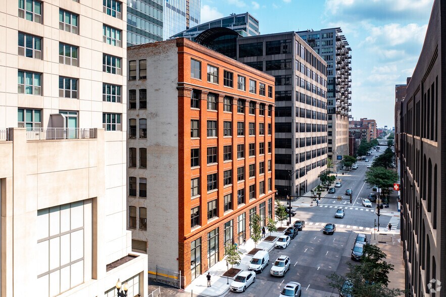More Photos Of 566 W Adams St, Chicago Loft Creative Space For Lease