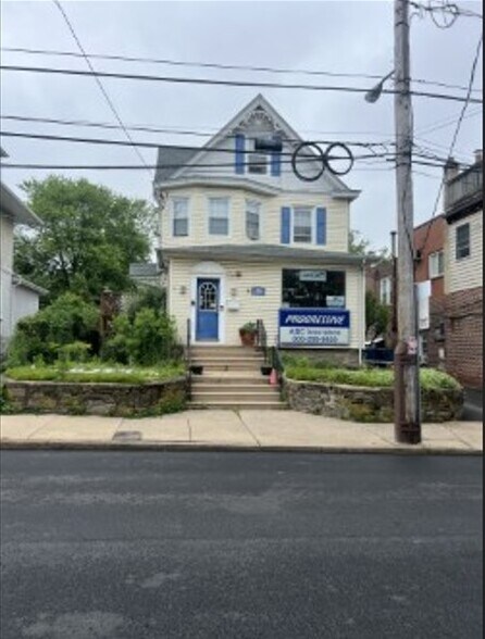 More Photos Of 2205 Mount Carmel Ave, Glenside Office For Lease