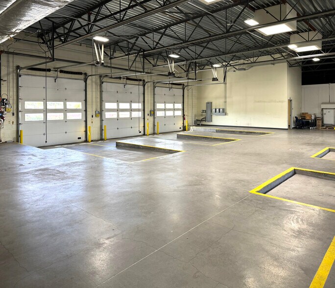 More Photos Of 3761 E Tennessee St, Tucson Warehouse For Lease