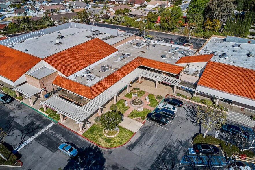 More Photos Of 409-427 E Avenida De Los Arboles, Thousand Oaks Storefront For Sale