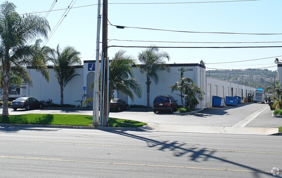 More Photos Of 4362-4388 E La Palma Ave, Anaheim Warehouse For Lease