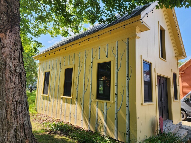 More Photos Of 268 Main St, Kingfield Restaurant For Sale