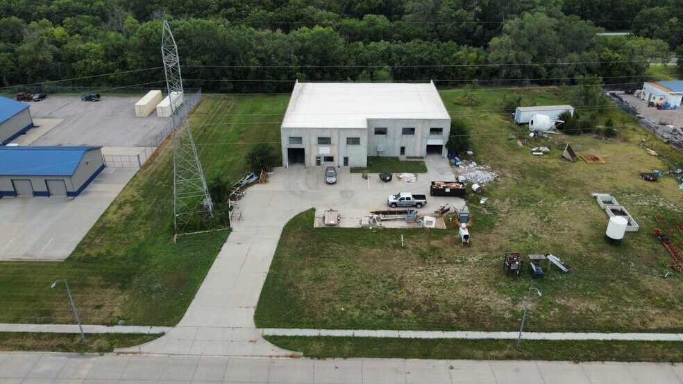 More Photos Of 3801 S 6th St, Lincoln Warehouse For Sale