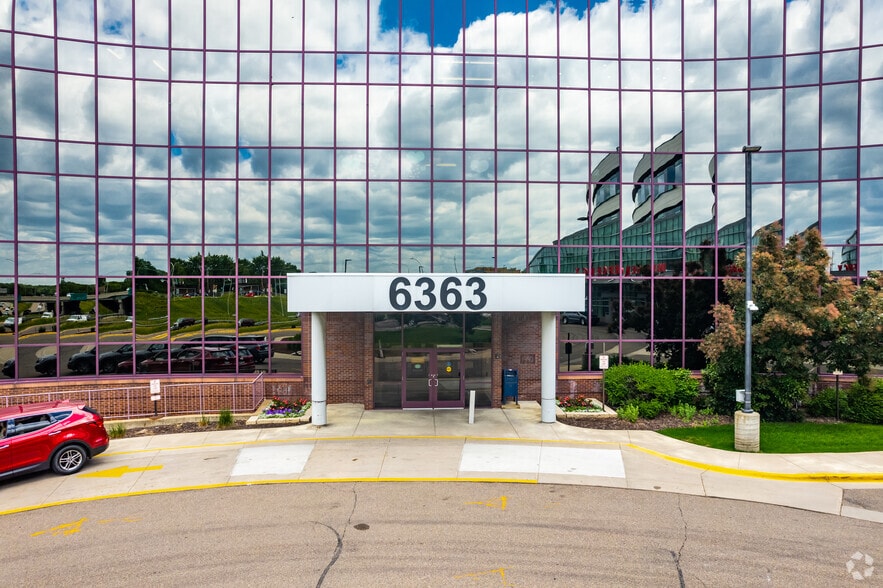 More Photos Of 6363 France Ave S, Edina Office For Sale