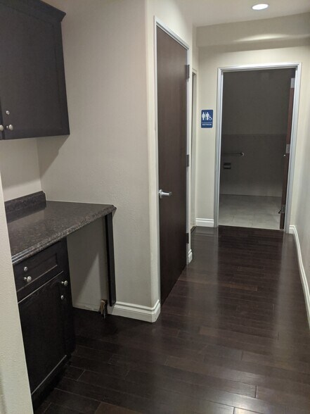 More Photos Of 18384-18450 Brookhurst St, Fountain Valley Unknown For Lease