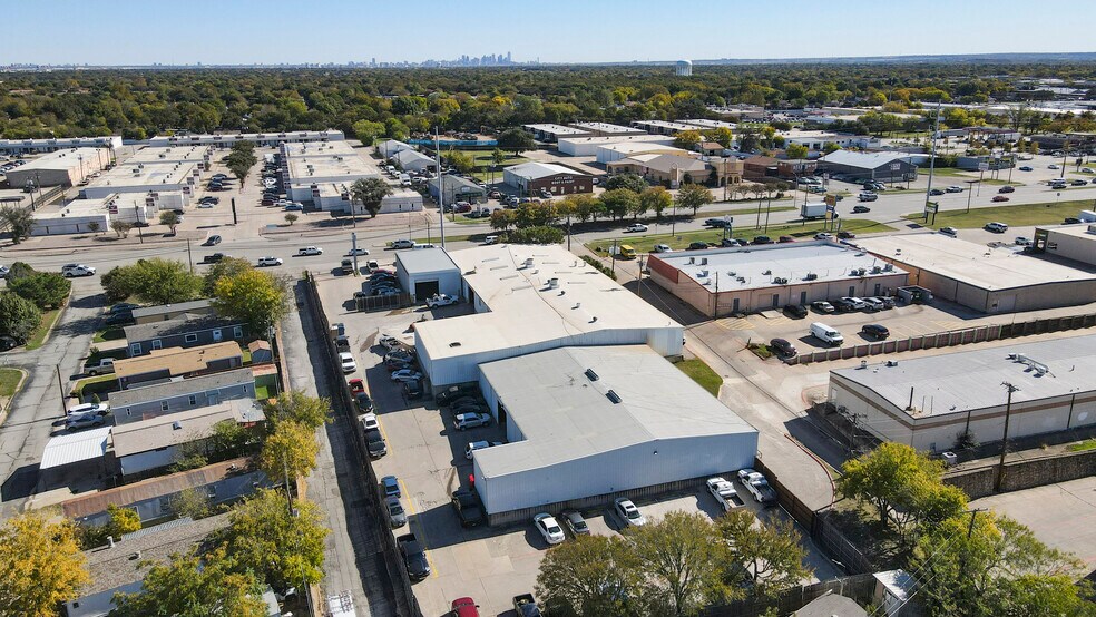 More Photos Of 913 N Belt Line Rd, Irving Distribution For Sale