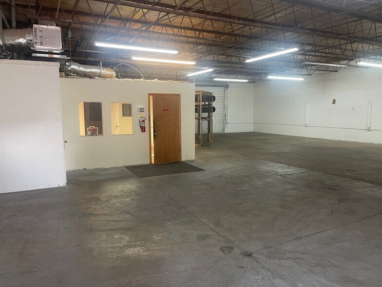 More Photos Of 5840 Ulmerton Rd, Clearwater Manufacturing For Lease