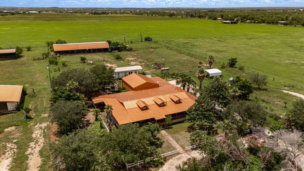 More Photos Of 1551 N Windy Knoll Dr, Devine Land For Sale