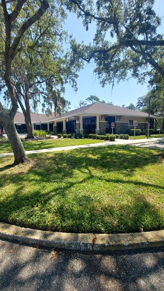 More Photos Of 301 East Lake Woodlands Pkwy, Oldsmar Medical For Lease
