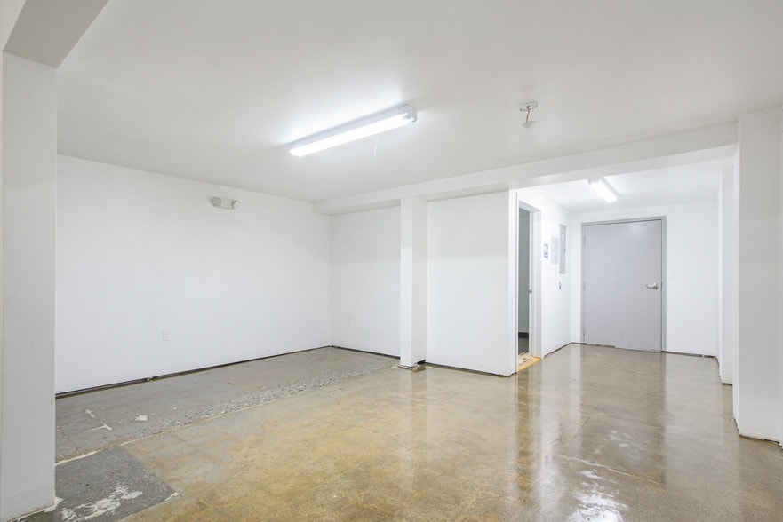 More Photos Of 12612 Philadelphia St, Whittier Storefront Retail Office For Lease