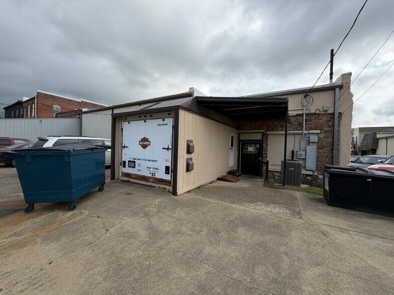 More Photos Of 615 Mena St, Mena Restaurant For Sale