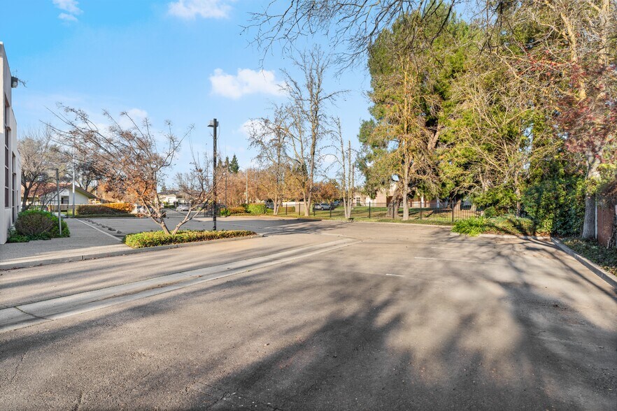 More Photos Of 5309 Carrington Cir, Stockton Healthcare For Sale