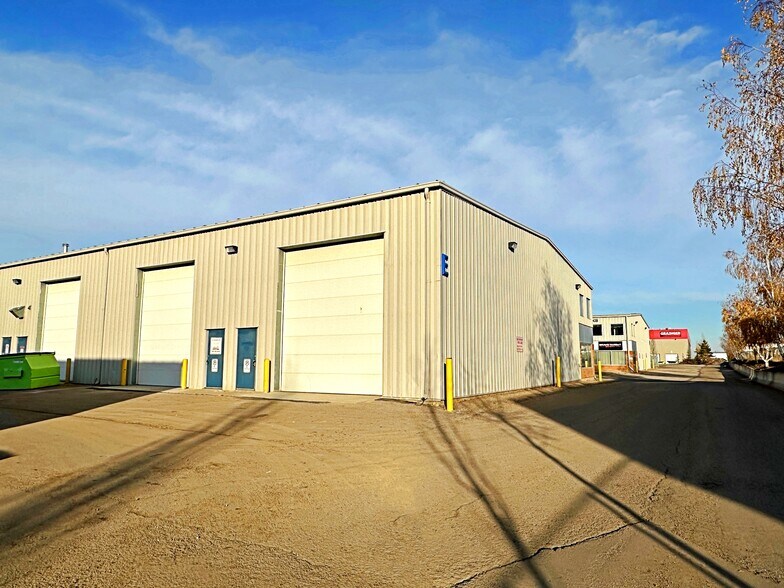 More Photos Of 380 Mackenzie Blvd, Fort McMurray Warehouse For Lease