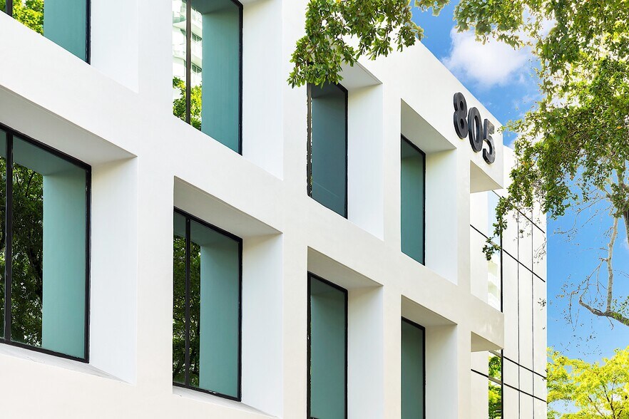 More Photos Of 805 E Broward Blvd, Fort Lauderdale Office For Lease