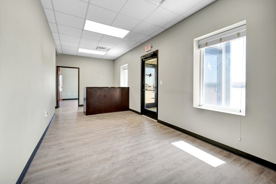 More Photos Of 10712 W County Road 77, Midland Service For Lease