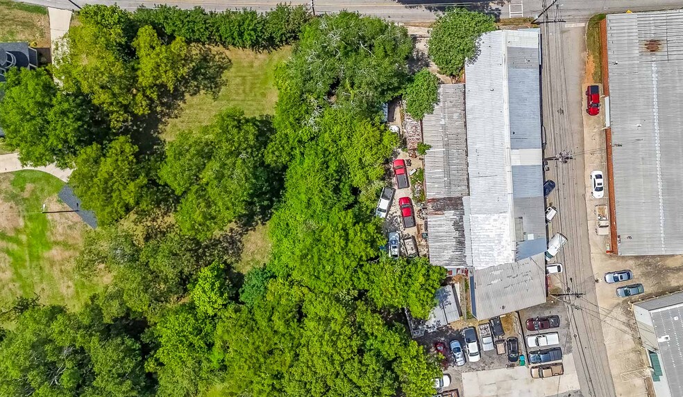 More Photos Of 250 Cleveland St, Locust Grove Industrial For Sale
