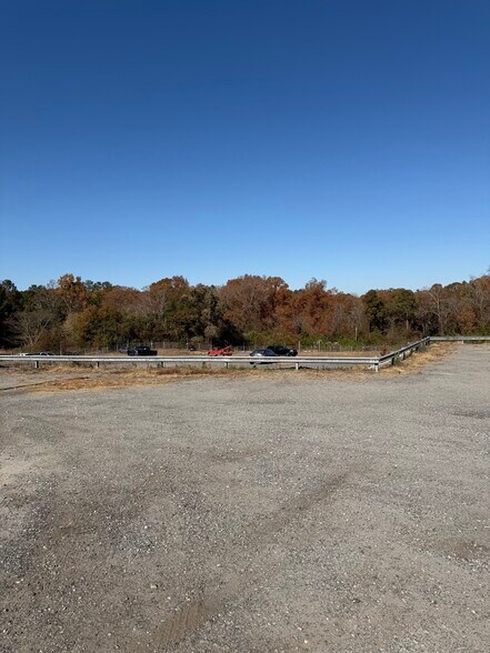 More Photos Of 441 Dunbar Rd, Warner Robins Warehouse For Lease