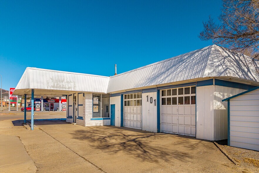More Photos Of 1101 S 2nd St, Raton Specialty For Sale