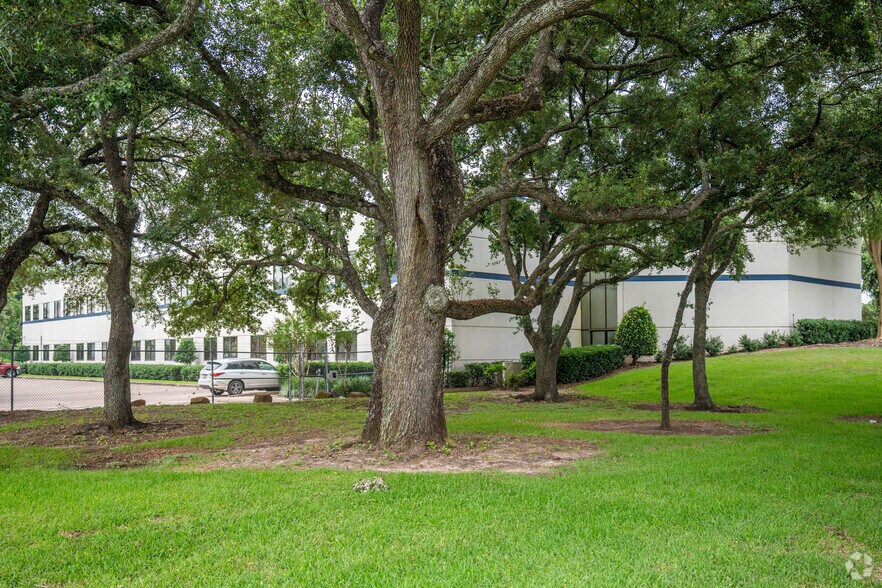 More Photos Of 811 FM-1959, Houston Office For Lease