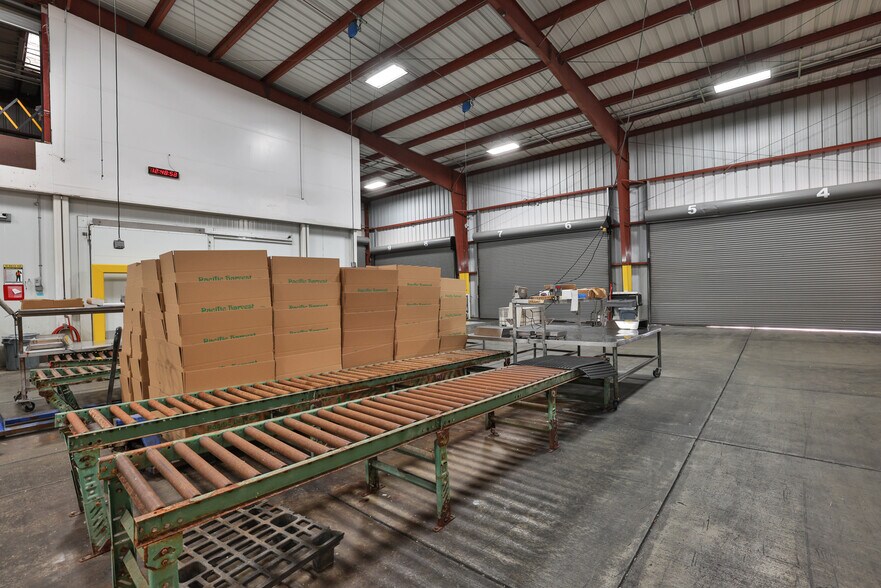 More Photos Of 800 Salinas Rd, San Juan Bautista Distribution For Lease