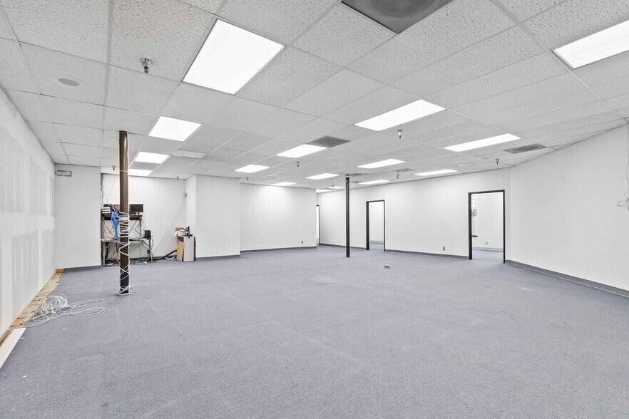 More Photos Of 9036 Winnetka Ave, Northridge Loft Creative Space For Lease