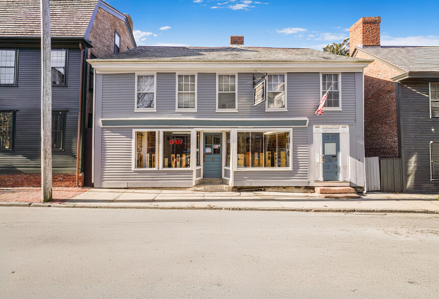 Primary Photo Of 113-115 Spring St, Newport Apartments For Sale