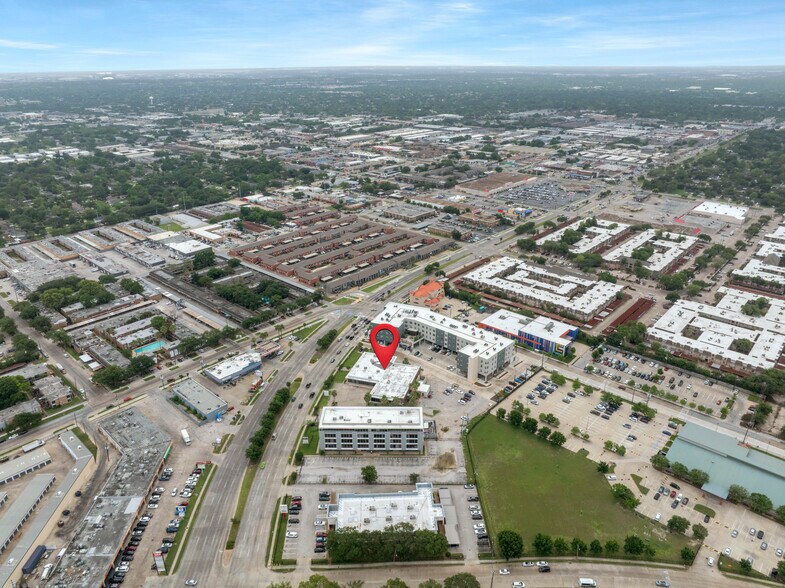 More Photos Of 6430 Hillcroft Ave, Houston Office For Sale