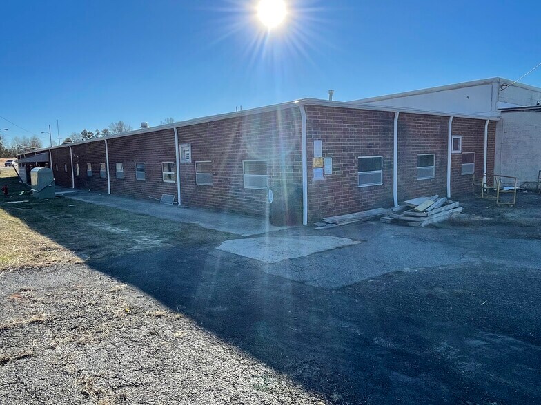 More Photos Of 2300 Old Durham Rd, Roxboro Warehouse For Lease