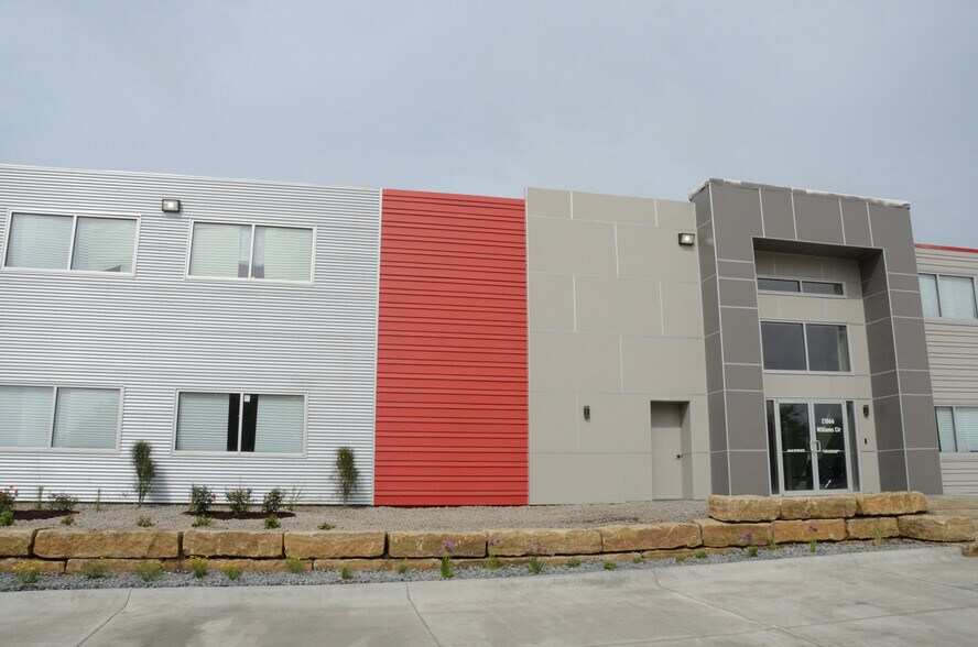 More Photos Of 21866 Williams Cir, Gretna Warehouse For Lease