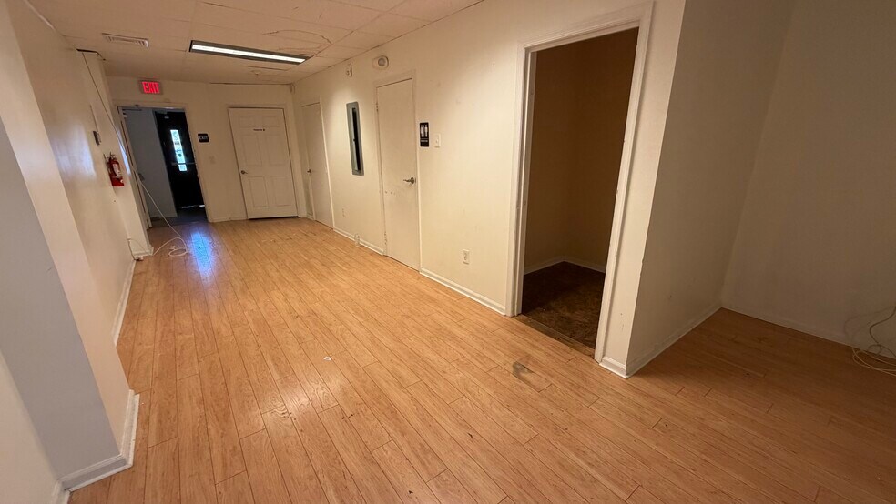 More Photos Of 135-137 Northampton St, Easton Storefront Retail Residential For Lease