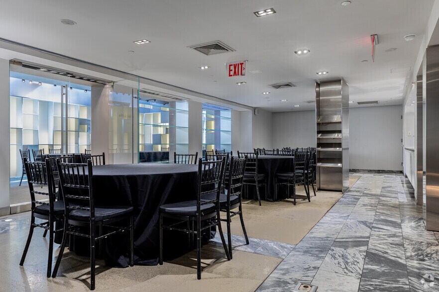 More Photos Of 33 W 55th St, New York Hotel For Lease