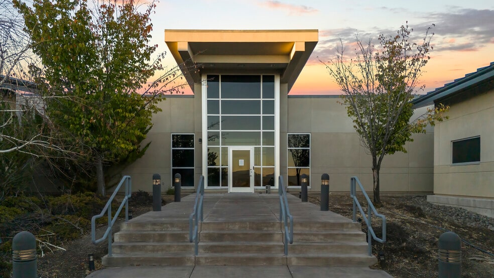 More Photos Of 2701 Foothills Blvd, Klamath Falls Industrial For Lease