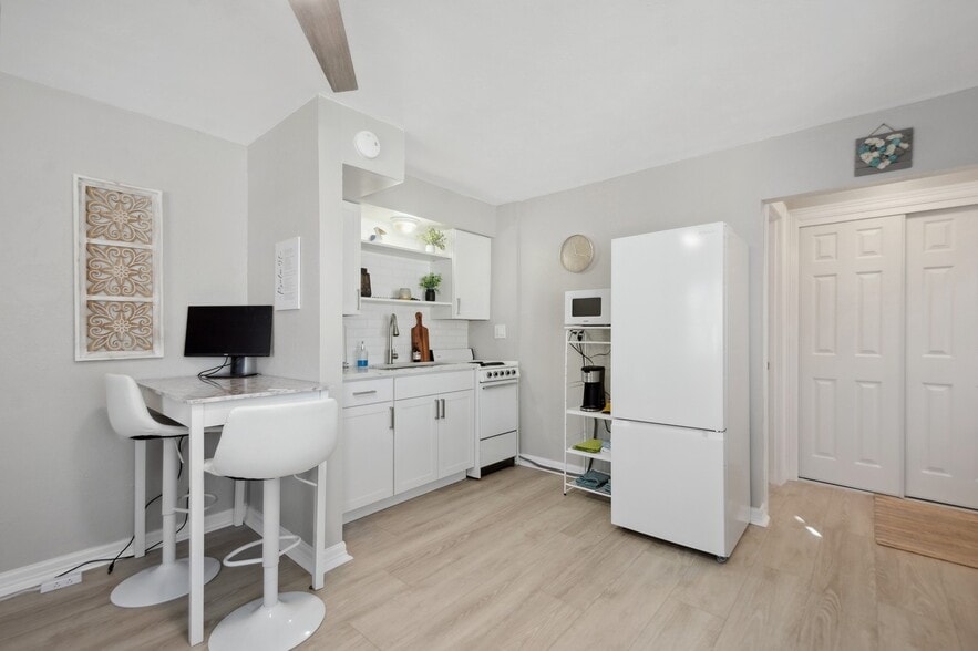 More Photos Of 1214 Bay Pine Blvd, Indian Rocks Beach Apartments For Sale