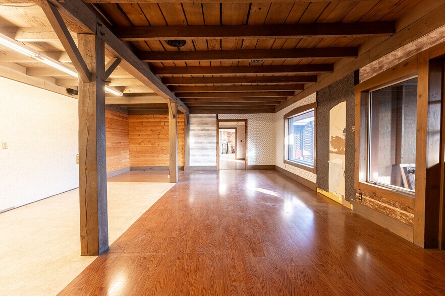 More Photos Of 1770 S Wabash St, Wabash Freestanding For Sale