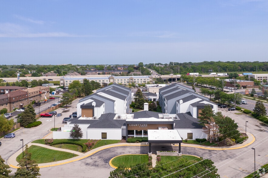 More Photos Of 1801 Milwaukee Ave, Glenview Hotel For Sale