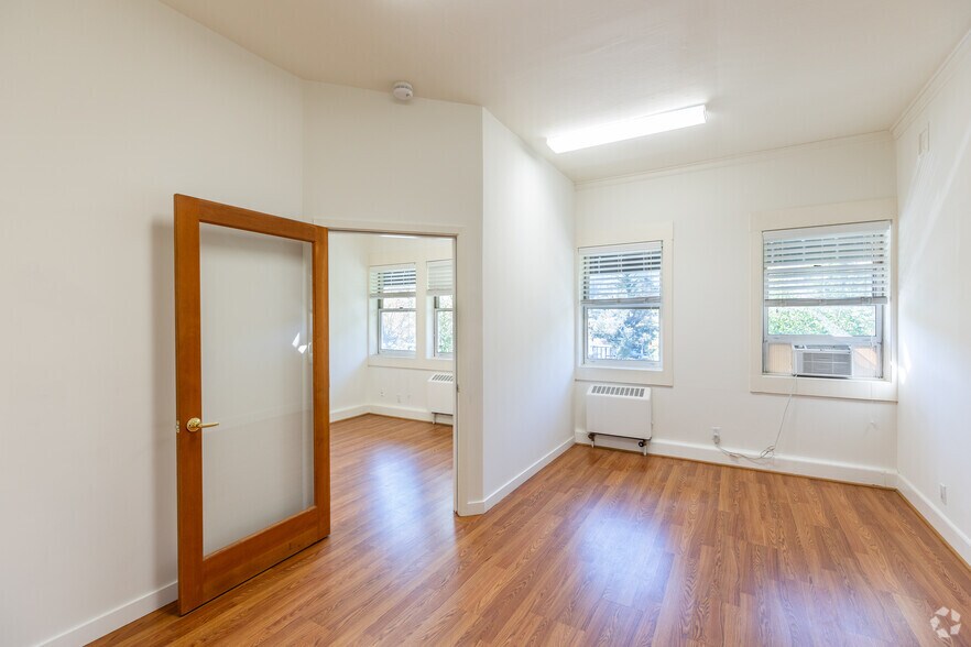 More Photos Of 3030 Bridgeway, Sausalito Office For Lease