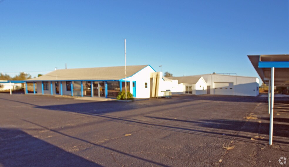 More Photos Of 2903 Wall St, Midland Office For Lease