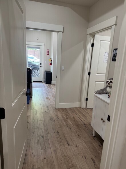 More Photos Of 227 S Halcyon Rd, Arroyo Grande Office Residential For Lease