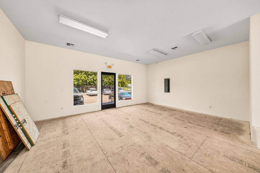 More Photos Of 209 S Old Pacific Hwy, Myrtle Creek Office For Sale