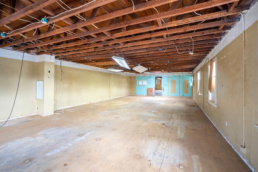 More Photos Of 213-215 N Coast Hwy 101, Oceanside Storefront Retail Office For Sale