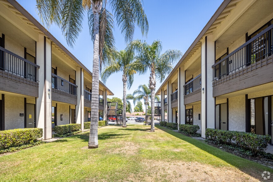 More Photos Of 600 N Mountain Ave, Upland Unknown For Lease