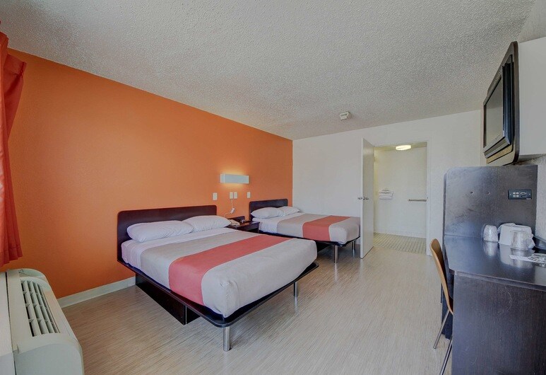 More Photos Of 5522 N Pan Am Expy, San Antonio Hotel For Sale